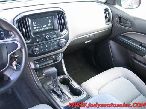 Used 2018 Chevrolet Colorado W/T w/ WT Convenience Package AWD/4WD image 7