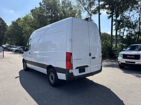 Used 2022 Mercedes-Benz Sprinter 2500 image 6