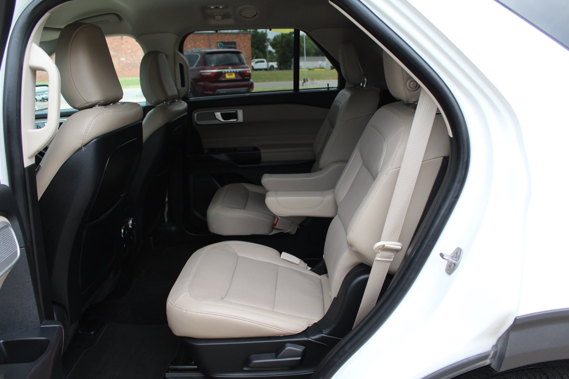 Used 2020 Ford Explorer Limited AWD/4WD image 29