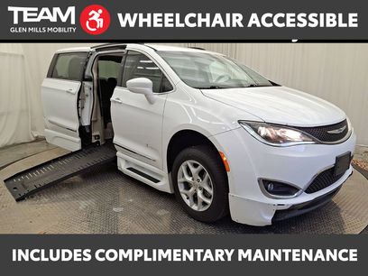 Used 2017 Chrysler Pacifica Touring-L w/ Tire & Wheel Group