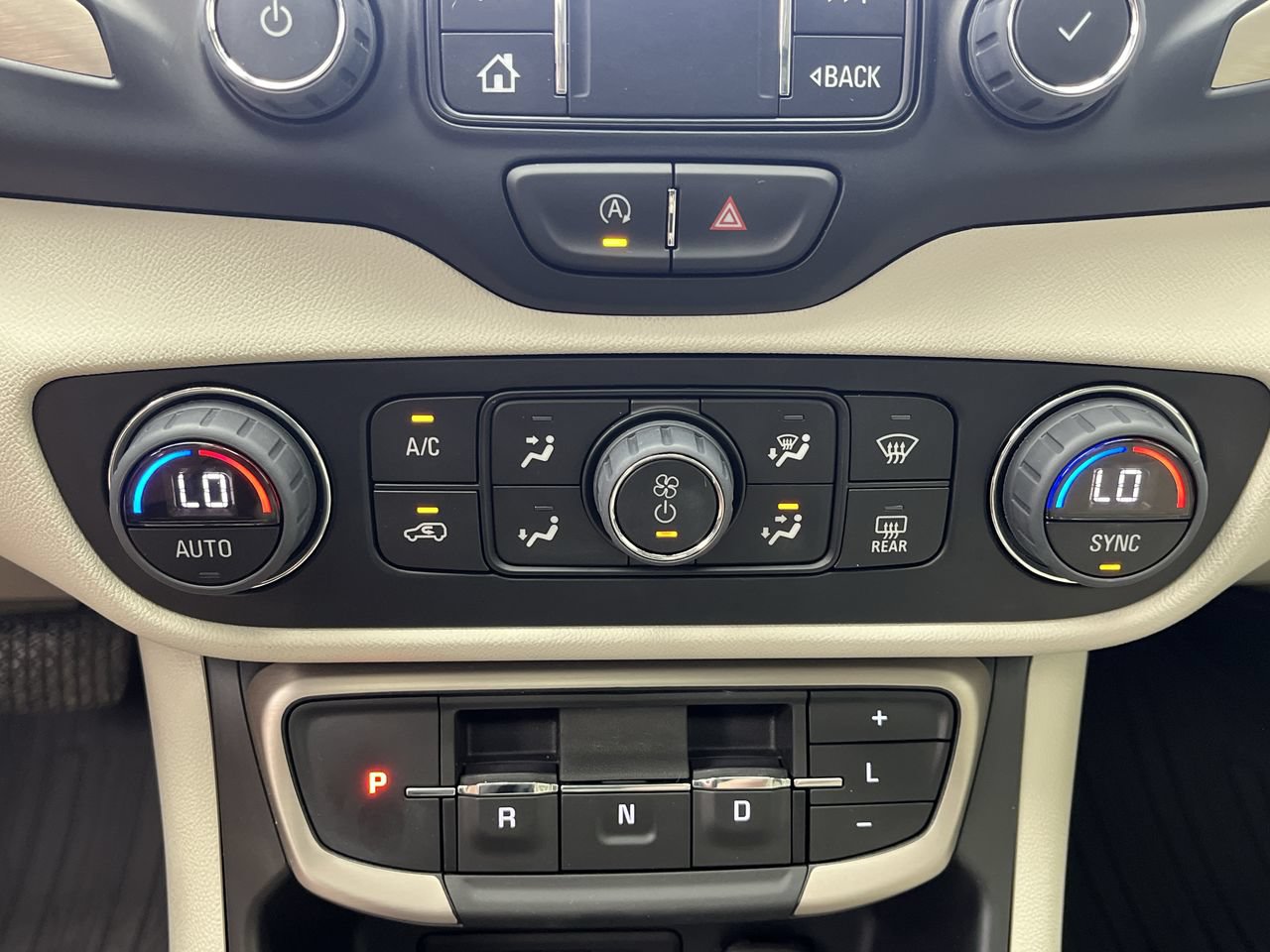 Certified 2024 GMC Terrain Denali w/ Denali Premium Package AWD/4WD image 23