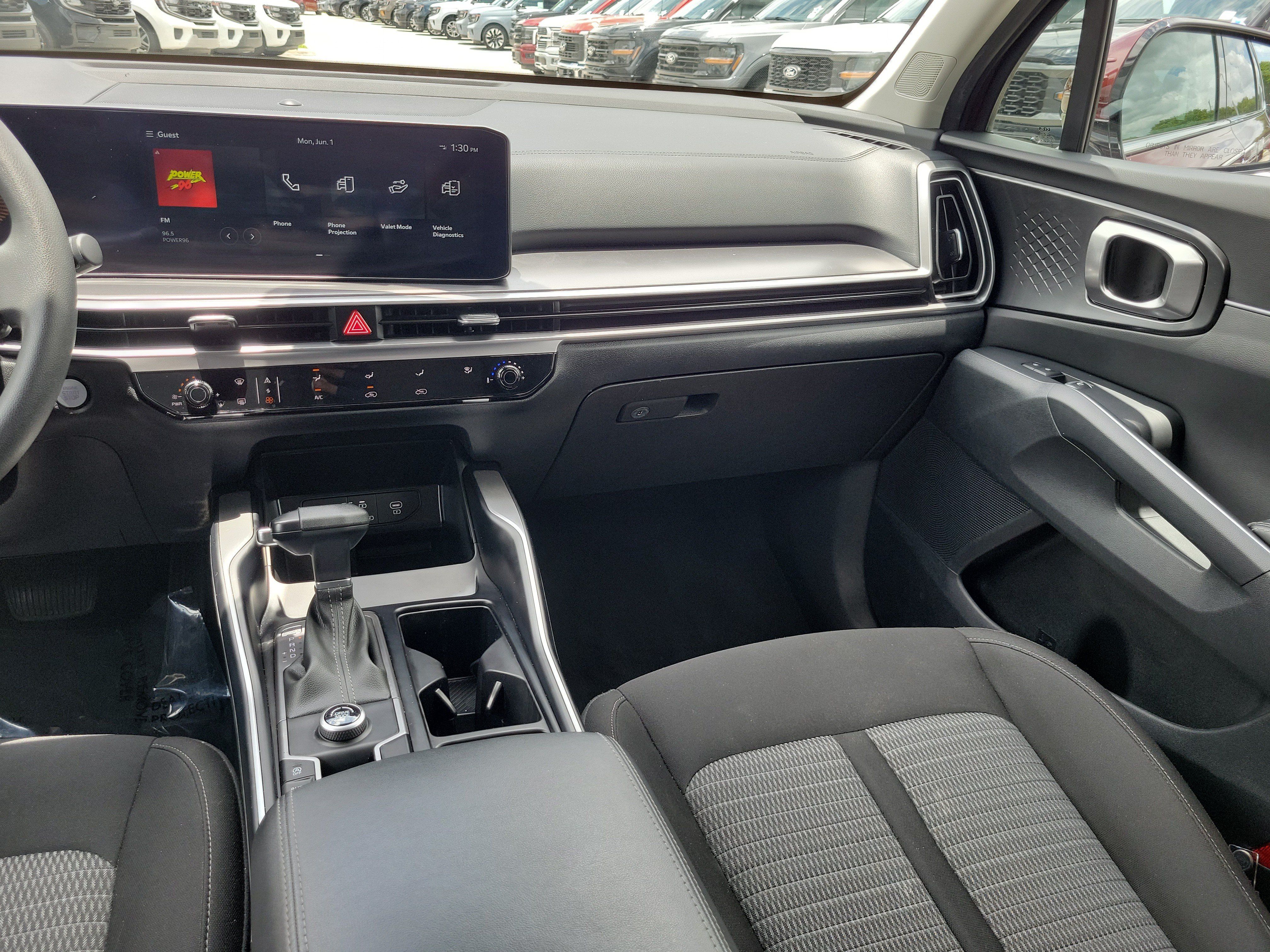 Used 2024 Kia Sorento LX FWD image 16