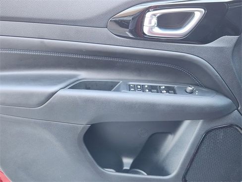 Used 2026 Jeep Compass Latitude image 20