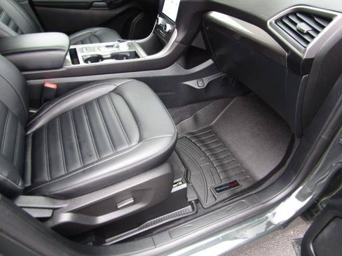 Certified 2024 Ford Edge SEL w/ Convenience Package AWD/4WD image 9