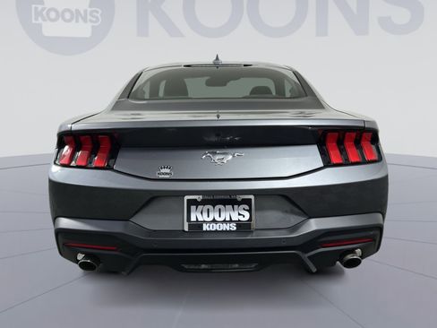 Used 2024 Ford Mustang Coupe image 5