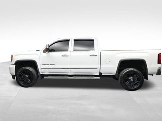 Used 2019 GMC Sierra 2500 Denali w/ Suspension Package, Off-Road AWD/4WD video 2