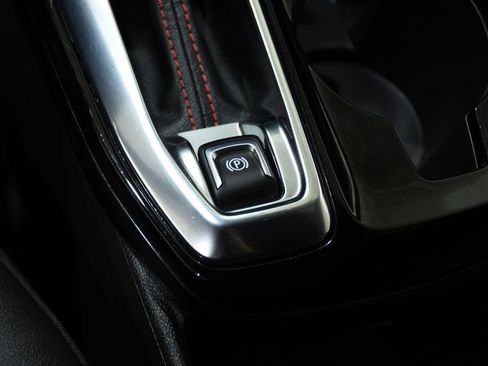 Used 2025 Chevrolet Trax RS image 25