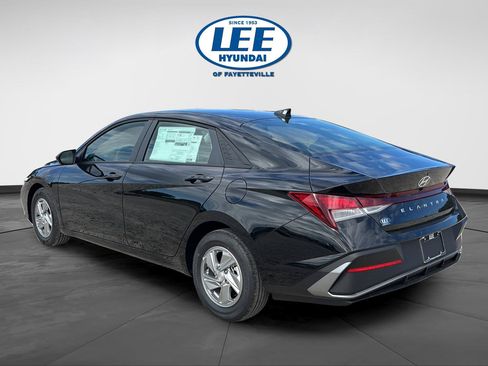 New 2026 Hyundai Elantra SE FWD image 5