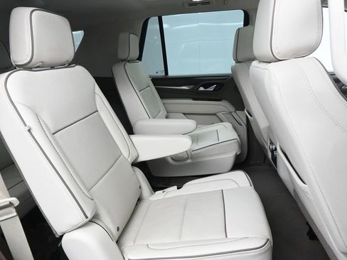 Used 2021 GMC Yukon Denali w/ LPO, Illumination Package image 33