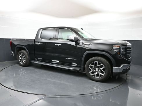 Used 2022 GMC Sierra 1500 SLT w/ SLT Premium Package AWD/4WD image 1