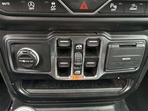 Used 2021 Jeep Gladiator Overland image 6