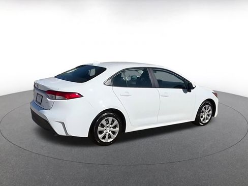 Used 2025 Toyota Corolla LE image 14