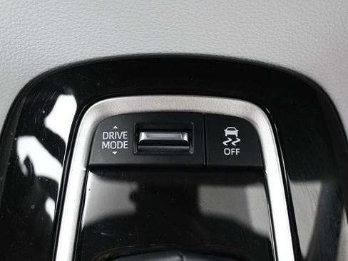 Certified 2025 Toyota Corolla SE FWD image 22