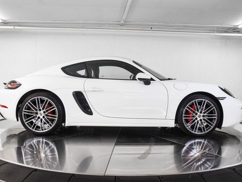 Used 2024 Porsche 718 Cayman S image 8
