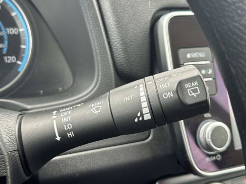 Used 2025 Nissan Leaf S FWD image 29
