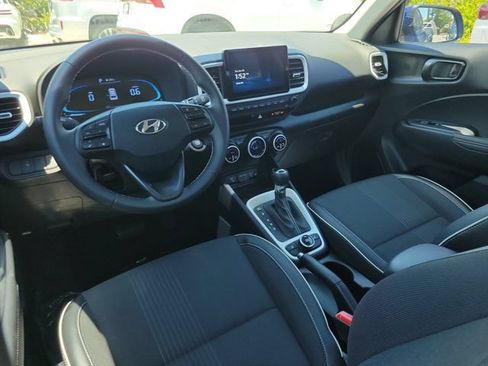 Certified 2023 Hyundai Venue Limited FWD image 10