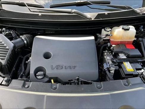 Used 2023 Chevrolet Traverse LT FWD image 21