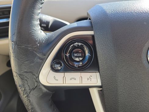 Used 2018 Toyota Prius Four image 25