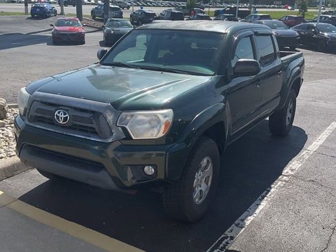 Used 2012 Toyota Tacoma 4x4 Double Cab w/ SR5 Pkg image 2