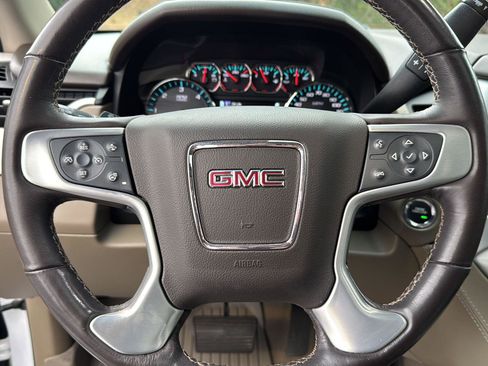 Used 2020 GMC Yukon XL SLT w/ Open Road Package image 18
