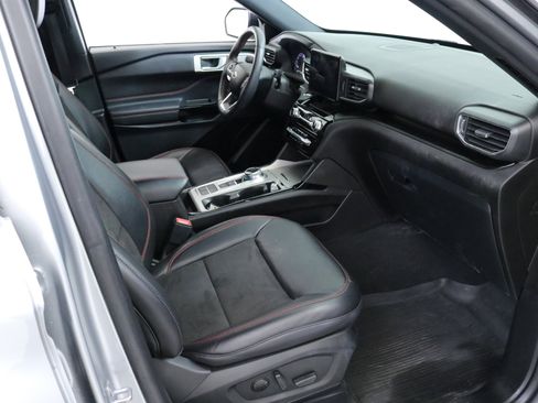 Used 2023 Ford Explorer ST-Line w/ Class IV Trailer Tow Package image 30