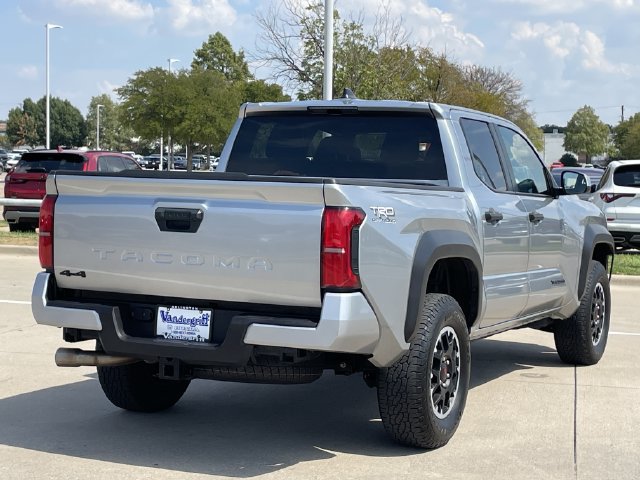 Used 2025 Toyota Tacoma TRD Off-Road AWD/4WD image 4