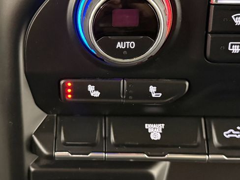 Used 2022 Chevrolet Silverado 2500 LT w/ Convenience Package image 23