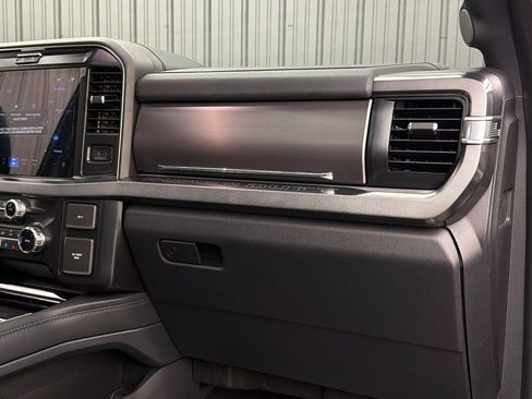 Used 2026 Ford F450 Platinum w/ FX4 Off-Road Package image 43