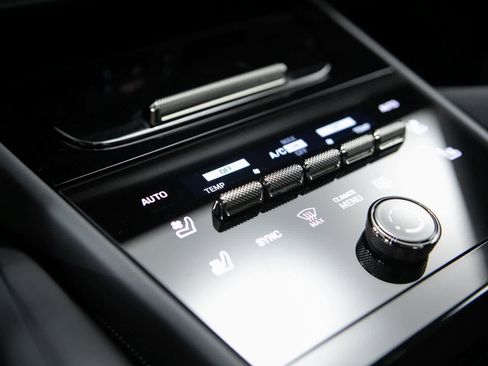 Certified 2025 Porsche Cayenne Turbo image 22