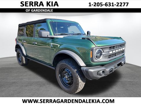 Used 2022 Ford Bronco Black Diamond image 1