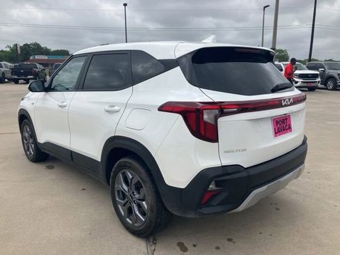 Used 2024 Kia Seltos LX AWD/4WD image 5
