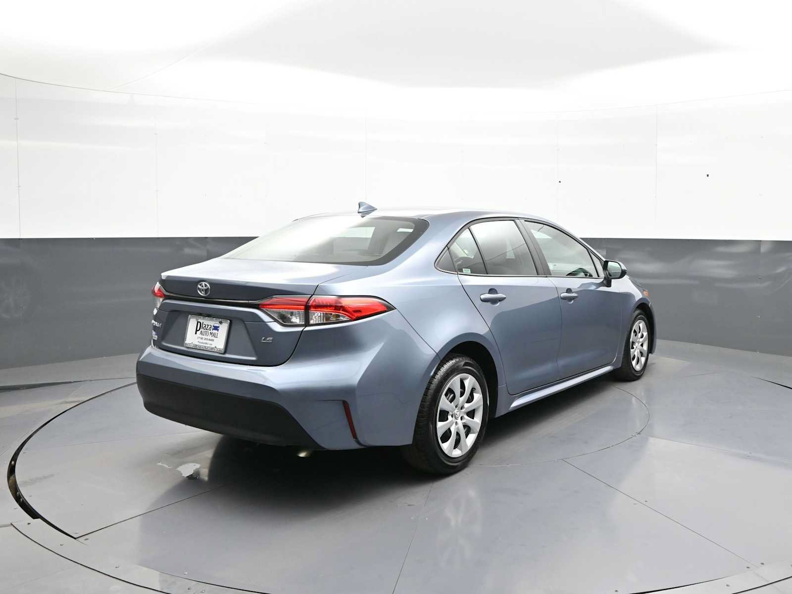 Used 2025 Toyota Corolla LE FWD image 6