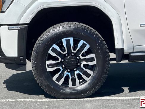 Certified 2024 GMC Sierra 3500 Denali Ultimate AWD/4WD image 31