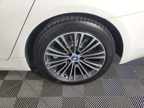 Used 2019 BMW 530e w/ Convenience Package RWD image 30
