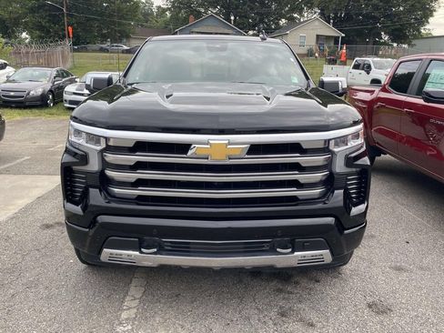 Used 2024 Chevrolet Silverado 1500 High Country AWD/4WD image 2