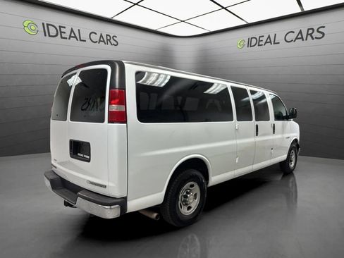 Used 2004 Chevrolet Express 3500 Extended Passenger w/ LS Preferred Equipment Group RWD image 5