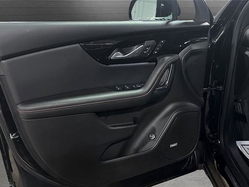 Used 2025 Chevrolet Blazer RS w/ Driver Confidence II Package image 9