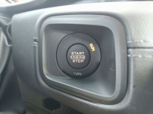 Used 2025 Jeep Wrangler Unlimited Sahara AWD/4WD image 38