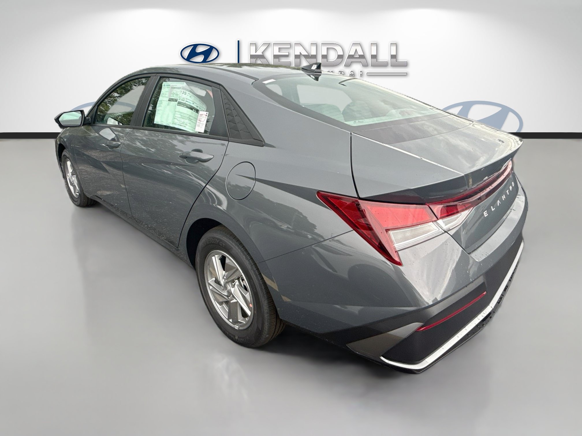 New 2026 Hyundai Elantra SE FWD image 4
