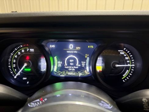 Used 2024 Jeep Wrangler Unlimited Sahara w/ Technology Group AWD/4WD image 26