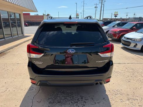 Used 2024 Subaru Forester Premium AWD/4WD image 7