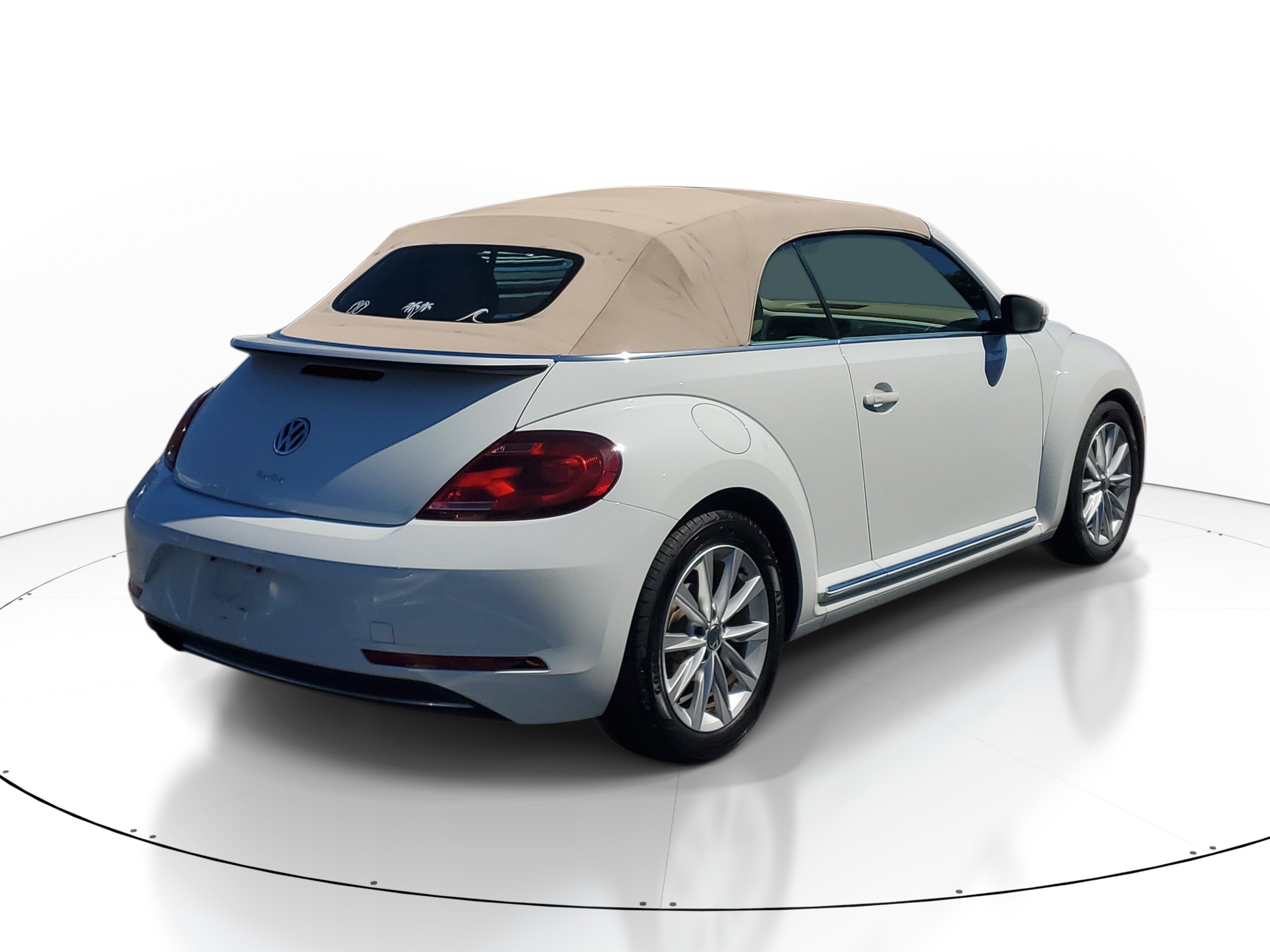 Used 2017 Volkswagen Beetle 1.8T S FWD image 6