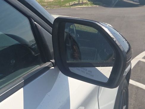 Used 2025 Ford Explorer ST image 6