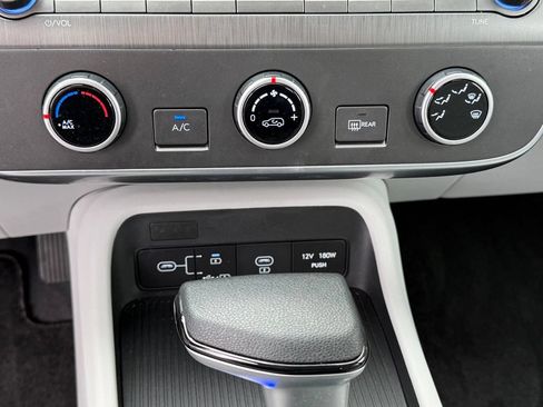 Used 2024 Hyundai Kona SE AWD/4WD image 19