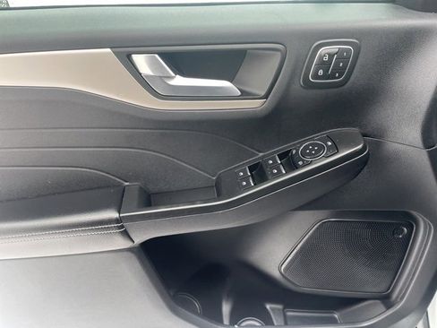 Used 2022 Ford Escape SEL w/ Technology Package image 19