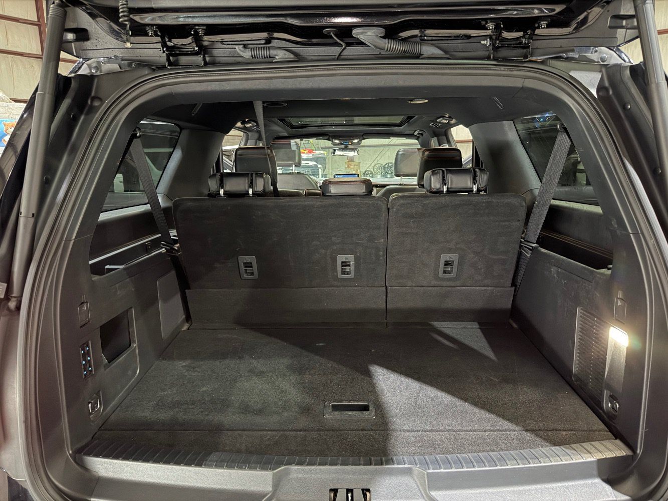 Used 2022 Ford Expedition Max Limited AWD/4WD image 19