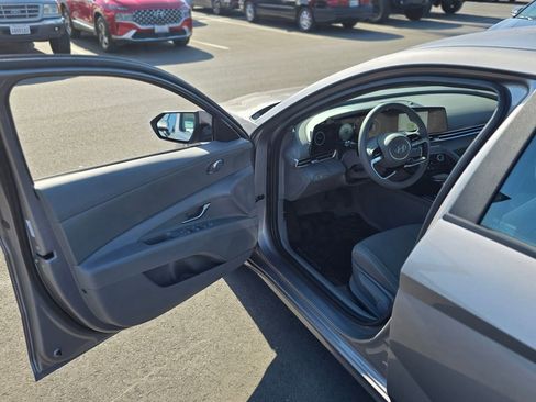 Certified 2024 Hyundai Elantra SEL image 35