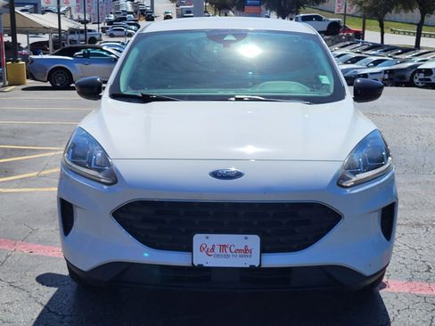 Certified 2022 Ford Escape SE w/ SE Sport Appearance Package image 9