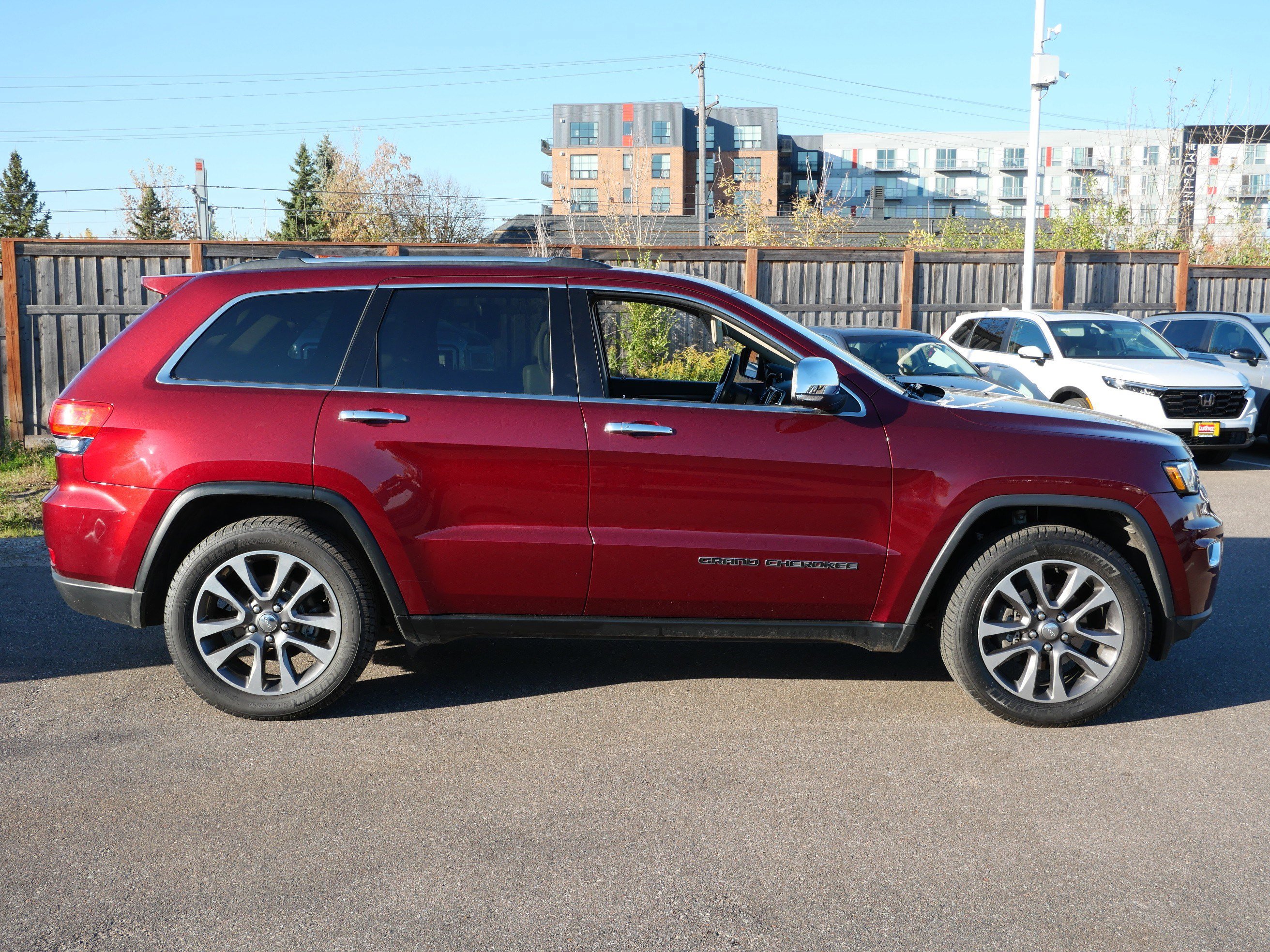 Used 2018 Jeep Grand Cherokee Limited w/ Luxury Group II AWD/4WD image 8