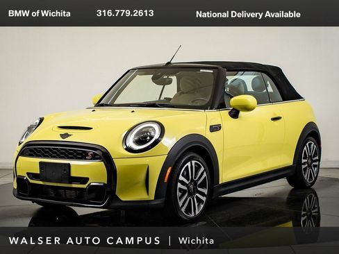 Used 2023 MINI Cooper S w/ Signature Upholstery Package image 1